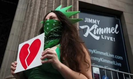 Trump Hails Kimmel Suspension as Broadcasters Substitute Broadcast with Conservative Activist Tribute