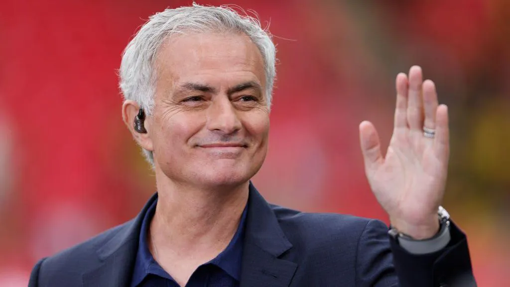 Which person says no to Benfica? - The Special One touches down for talks